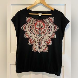 Chico’s capped sleeve with beautiful design